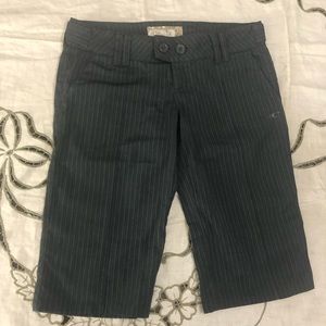 🔥O’Neill gray pin striped shorts